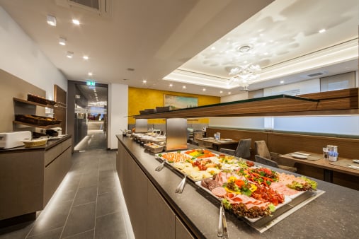 A look at the extensive breakfast buffet